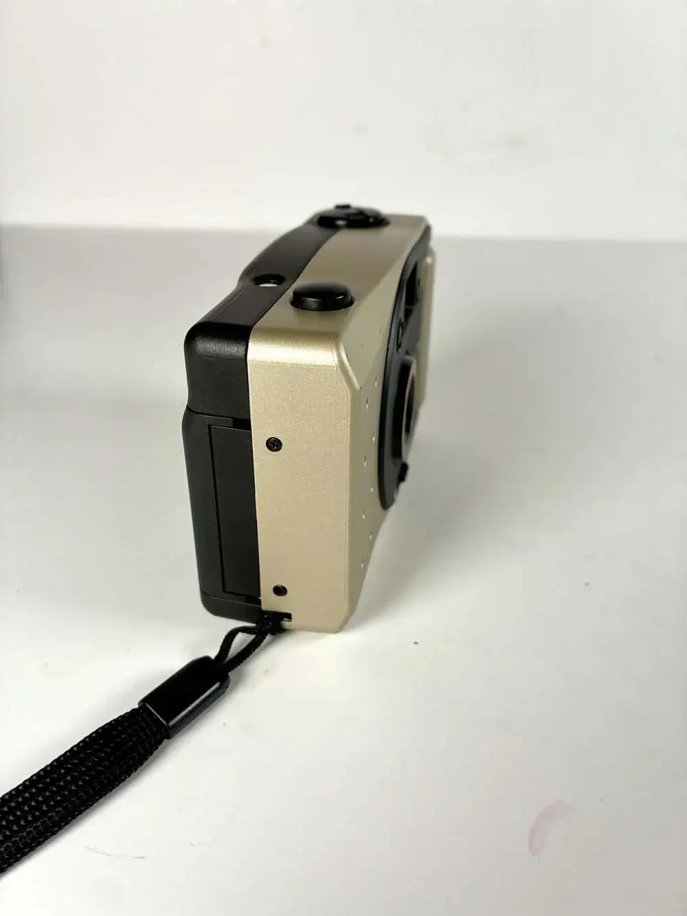 Vivitar PN2011 Focus Free 35mm Panoramic Film Camera